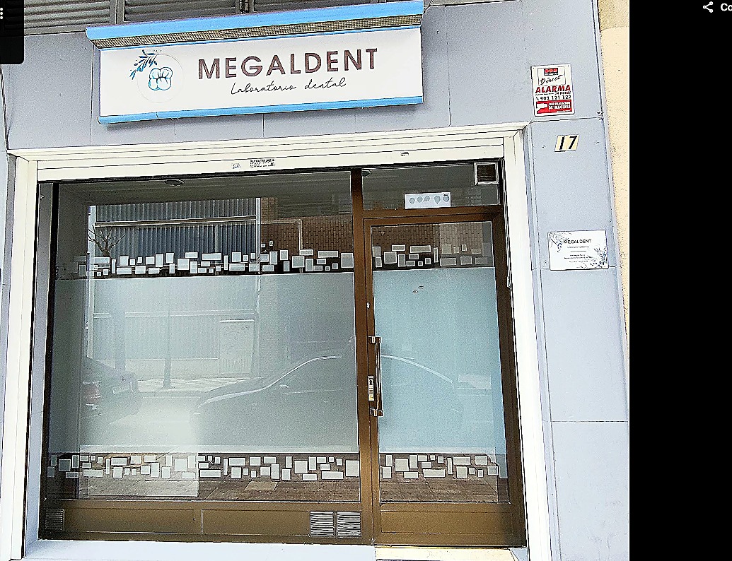 Fachada de Megaldent en Albacete